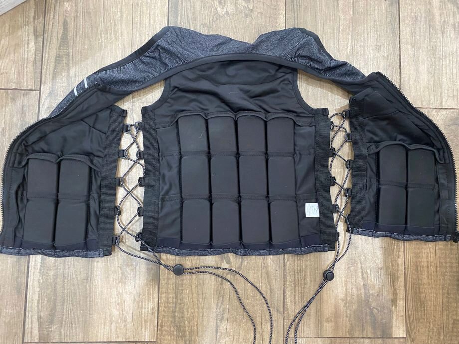 Photo of the Hyperwear Hyper Vest Fit showing the inside of the vest