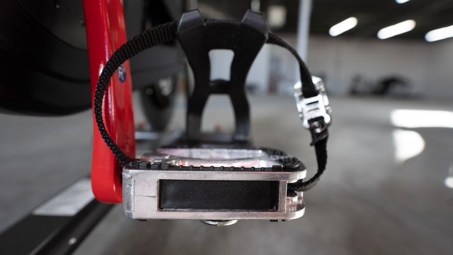 Scwhinn IC4 bike pedals