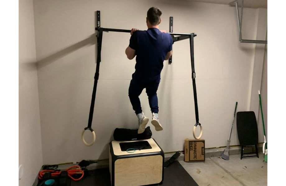 RPM atom review pull up bar being used