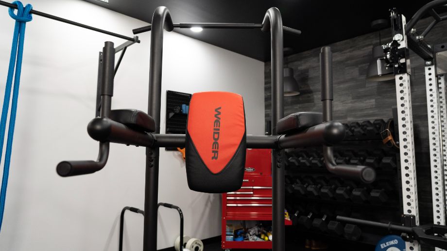 Close-up of the back pad of the Weider Power Tower