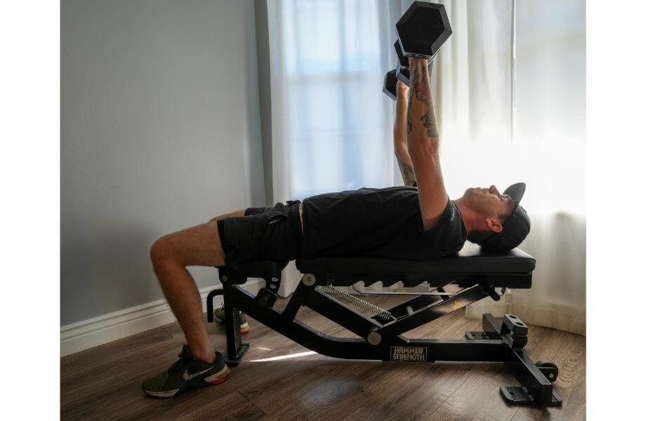 hammer strength adjustable bench in use