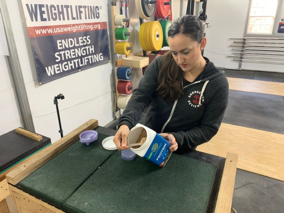 What to Look for in Protein Powder: 12 Tips from a Registered Dietitian