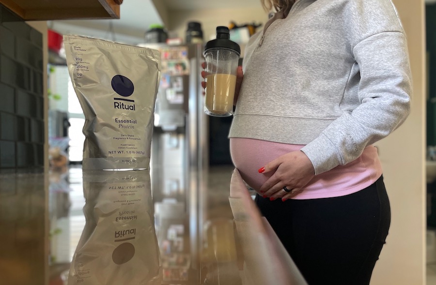 Best Protein Powder for Pregnancy, Approved by an RD (2025): When Bodybuilding Takes on a New Definition