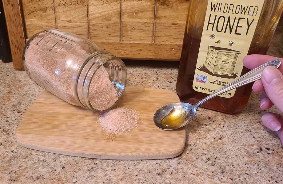 Honey and Salt Pre-Workout: Is It the Bee’s Knees? A Dietitian’s Take