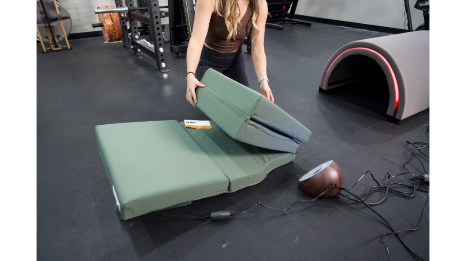 Sunlighten Solo Sauna woman folding pad