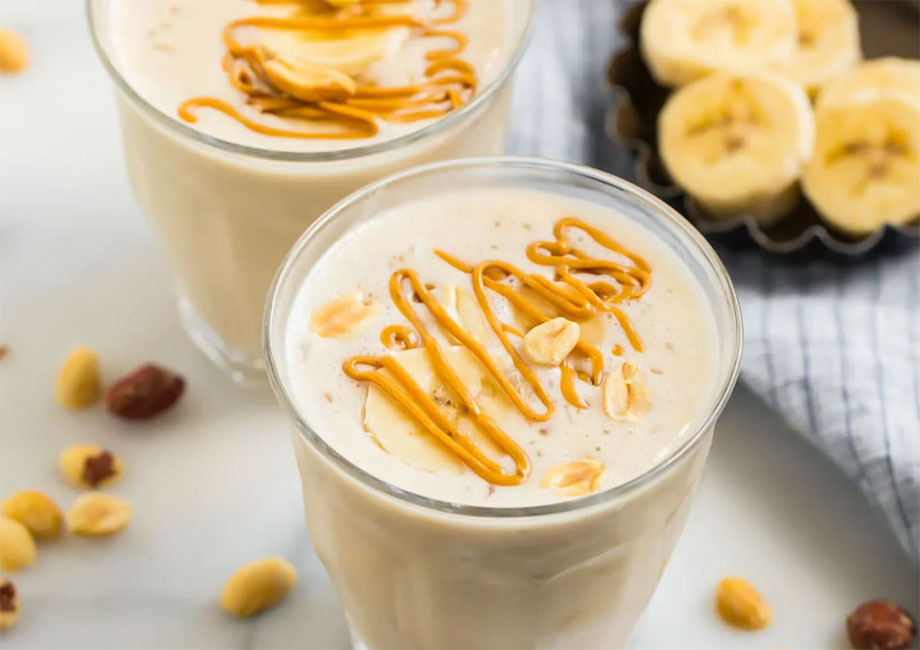 well-plated-pb-banana-smoothie