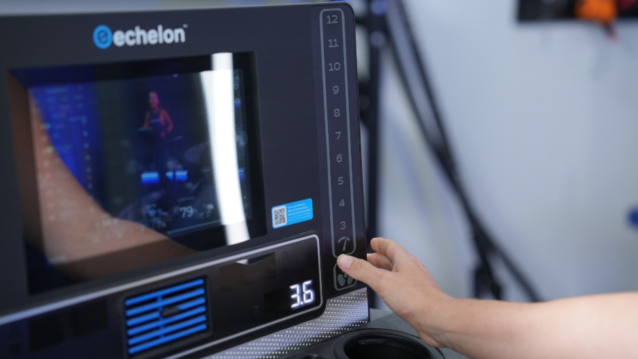 Adjusting the speed on an Echelon Stride 6s.