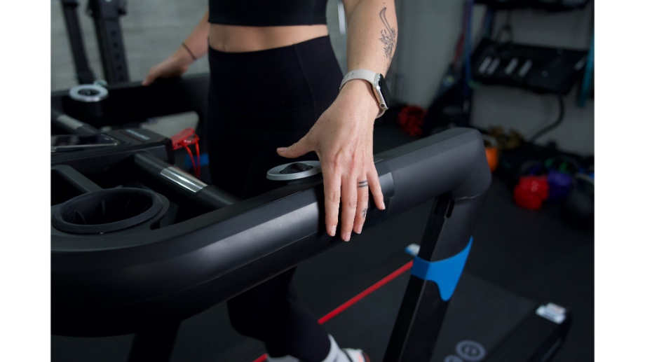 Close up image of handlebars on Echelon Stride 8s treadmill