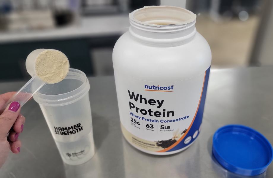 An image of Nutricost whey protein concentrate