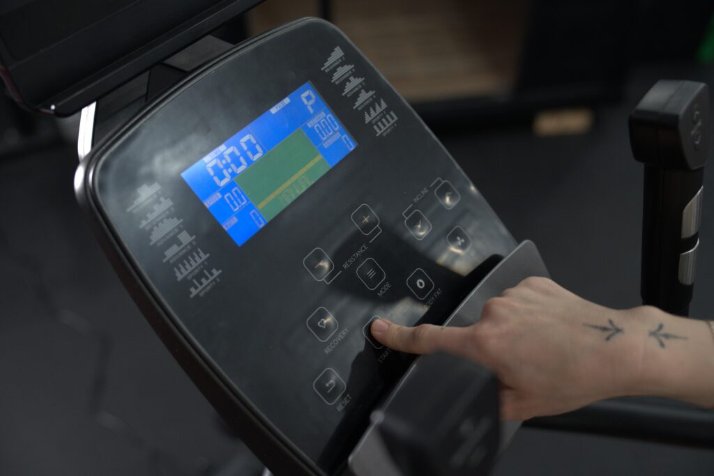 Display and controls on a Yosuda Dolphin Elliptical