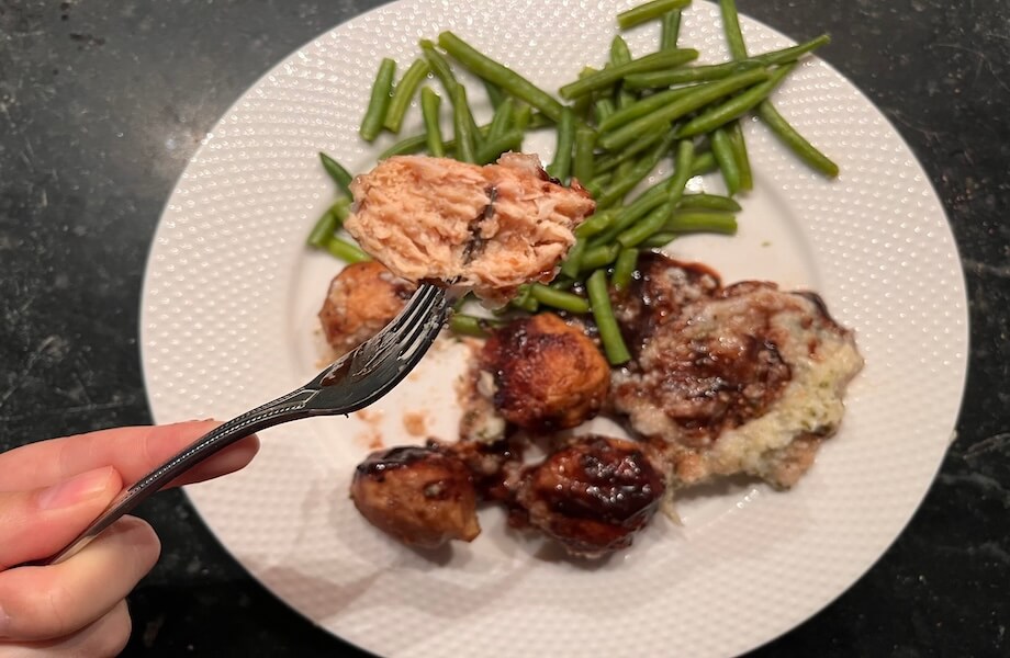 BistroMD meal of Merlot Chicken Meatballs with Grits