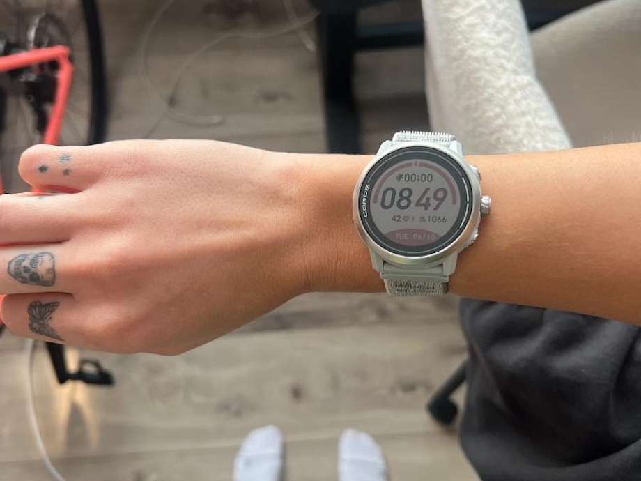 Close-up shot of GGR editor Bojana Galic wearing the Coros Apex 2 on her right wrist
