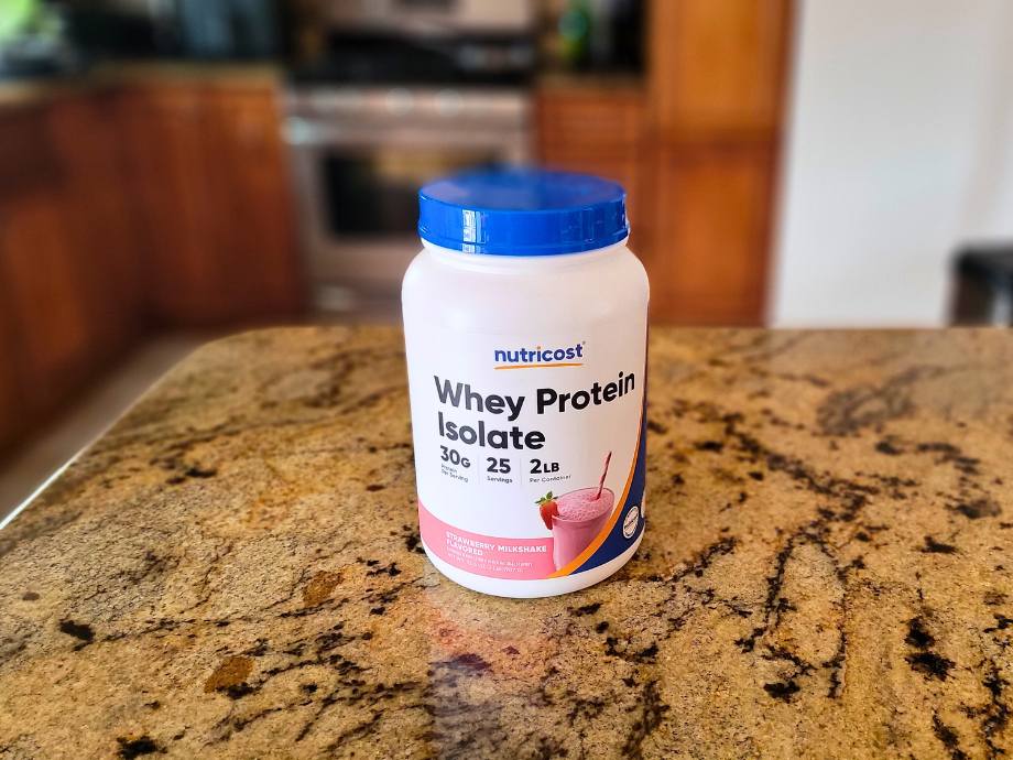 Nutricost Whey Protein Isolate Review (2025): Flexing 30 Grams of Protein—But At What Cost?