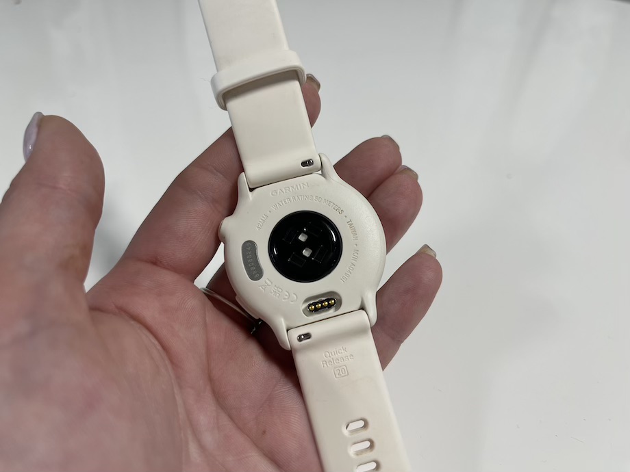 View of the back of the Garmin vivoactive 6