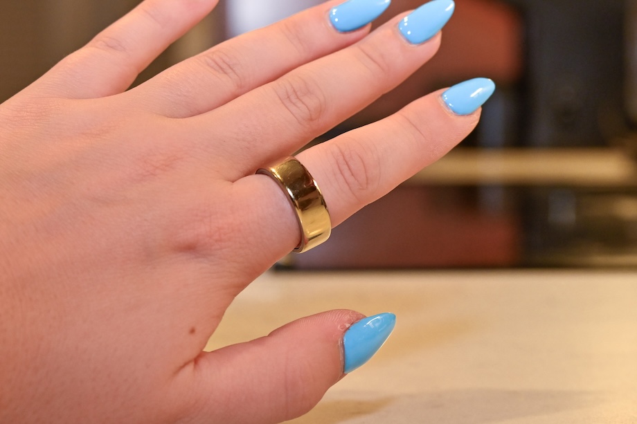 Woman wearing an Oura Ring Gen 4