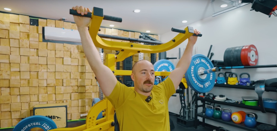 Wide and narrow handles on the Powertec Workbench Multistation