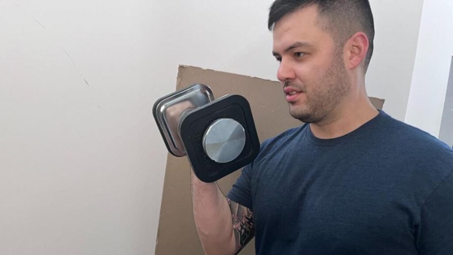 Matt curls using the Ironmaster QuickLock Adjustable Dumbbells