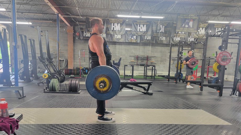 Sideview of our tester using a UESAKA Puzzle Platform Deadlift Mat