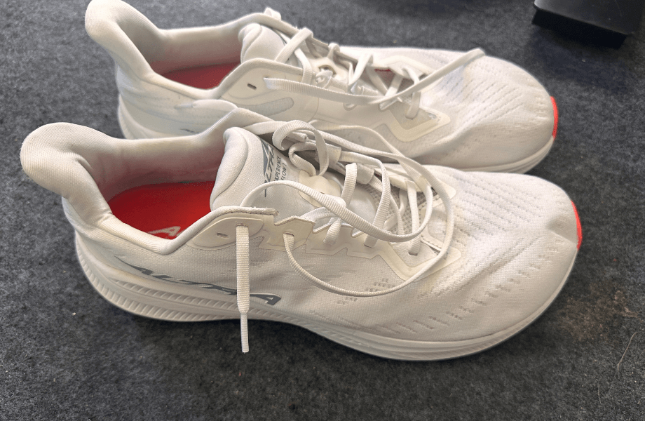 The upper design of the Altra Experience Flow 2 running shoes