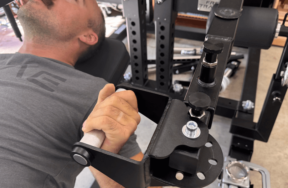 The barbell-like knurling featured on the Quantum Free Trainer