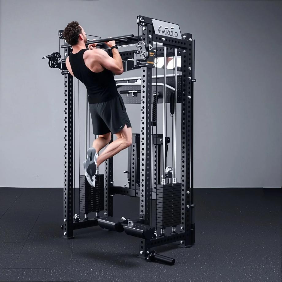 A man performs pull-ups on the Mikolo ANUBIS 2.0 Standard