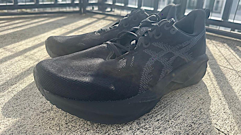 The ASICS Novablast 5 running shoes