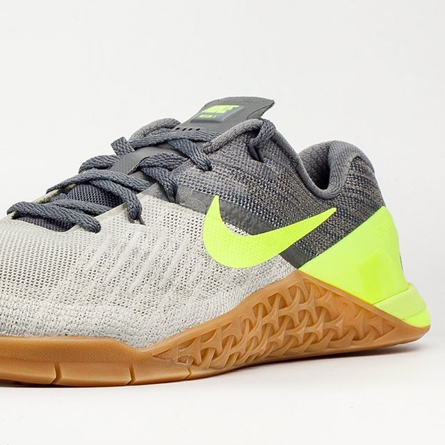 green gray and white Nike Metcon 3 Shoes