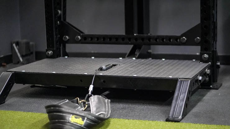 Platform with the squat belt squat.