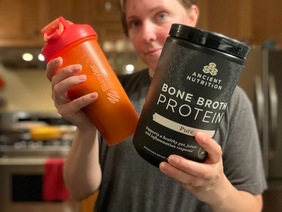 https://www.garagegymreviews.com/wp-content/uploads/Ancient-Nutrition-Bone-Broth-Protein-selfie.jpg