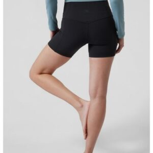 athleta salutation stash pocket short back view