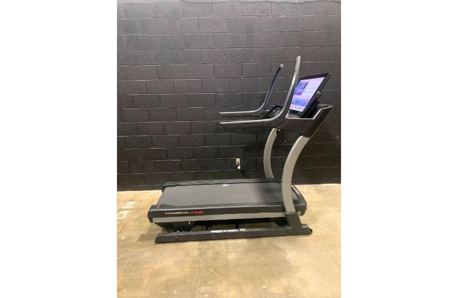 NordicTrack Commercial X32i Treadmill