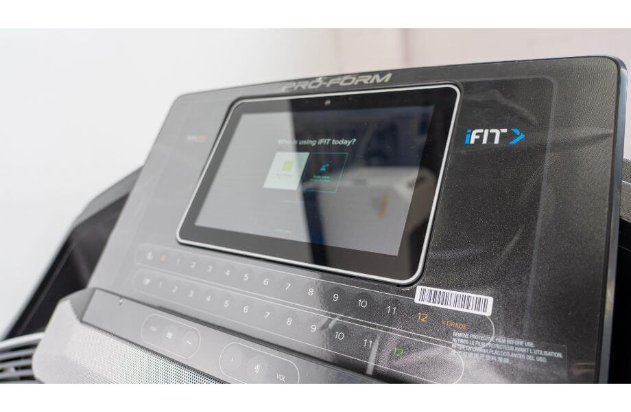 Pro Form Carbon T10 monitor on treadmill
