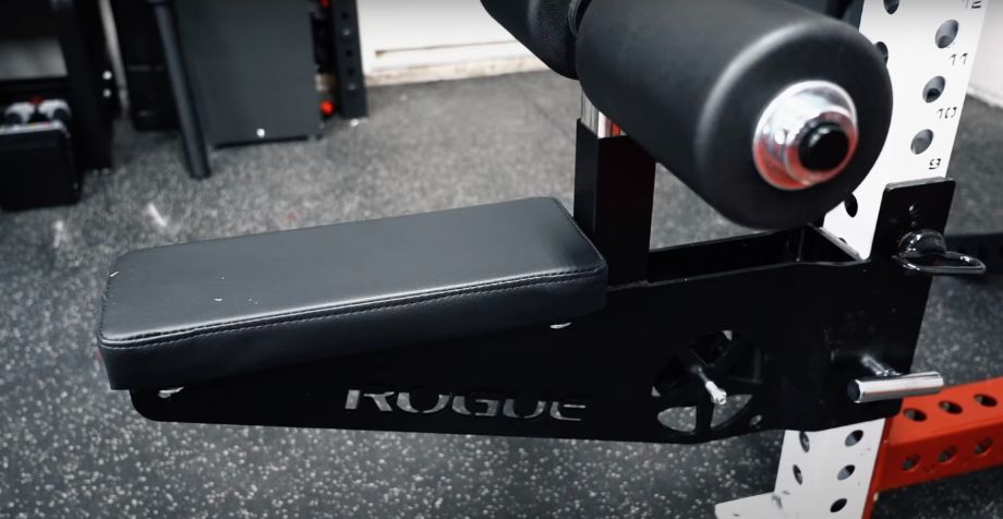 Zoomed in photo of the Lat Pulldown Seat.