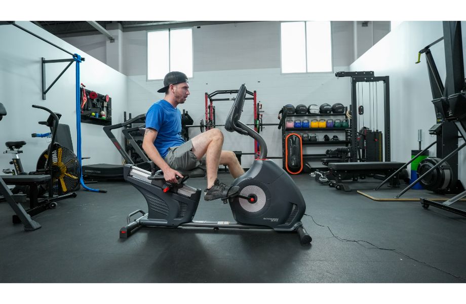 man riding the schwinn 270 recumbent bike 