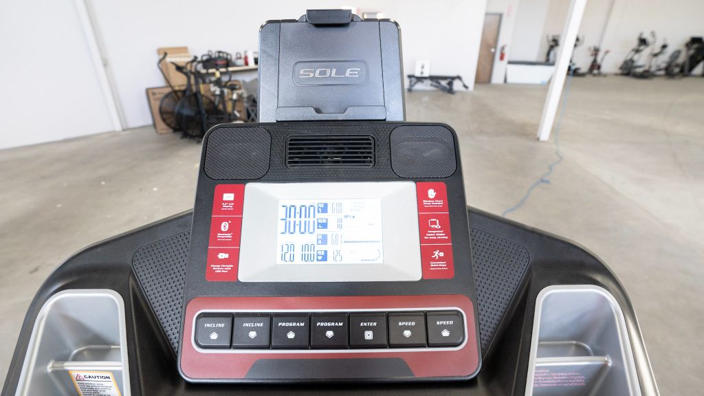 Sole F63 Treadmill screen