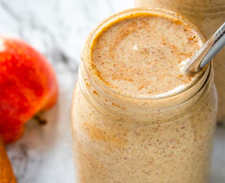Apple Cinnamon Smoothie by Laura Lawless at therecipewell.com