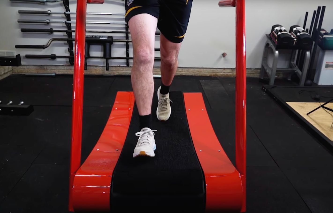 man testing a manual treadmill