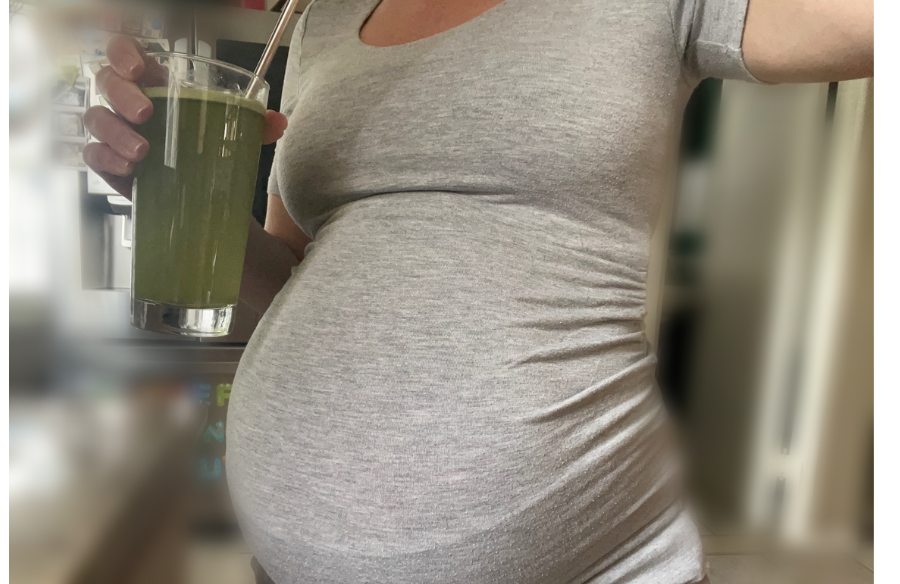 Best Greens Powder for Pregnancy (2024): 7 Options Safe For Mom and Baby Cover Image