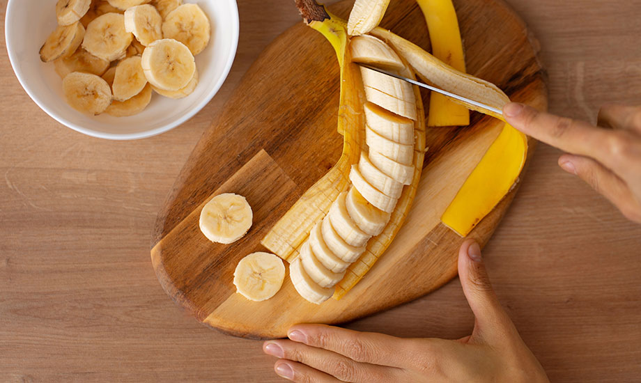 chopping-up-a-banana