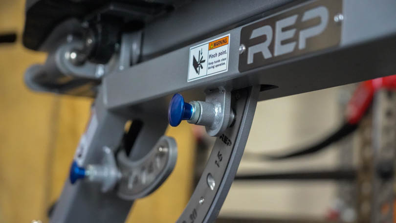 An image showing the two adjustable points on the REP Fitness AB-5000