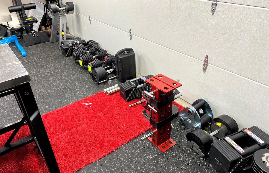 different adjustable dumbbells for testing