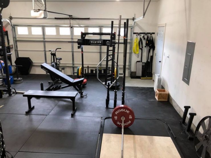 fitness equipment in the garage gym