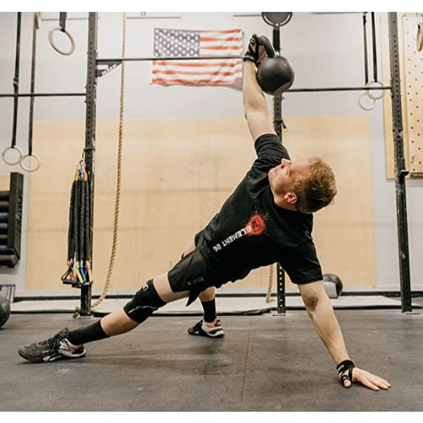 Best Wrist Wraps (2022): Top Picks for CrossFit, Powerlifting, and Weightlifting 