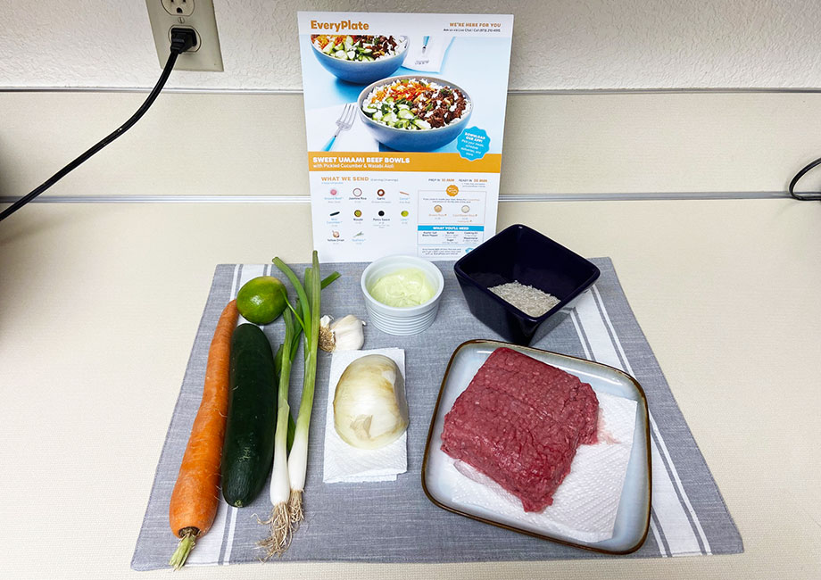 Ingredients are shown for the EveryPlate beef bowls.