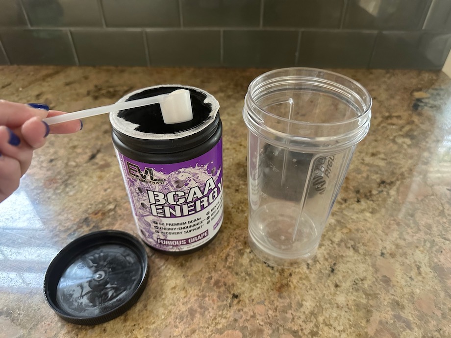 An image of Evlution Nutrition BCAA energy scoop of Furious Grape
