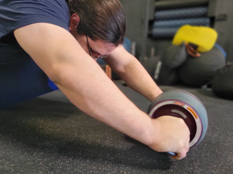 Close up of a man using the ab carver pro