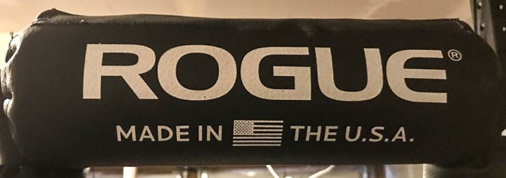 The Rogue logo on the The Rogue SB-1 Safety Squat Bar