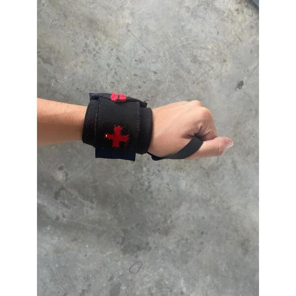 https://www.garagegymreviews.com/wp-content/uploads/harbinger-wrist-wraps.jpg