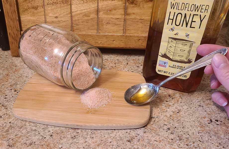 Honey and Salt Pre-Workout: Is It the Bee’s Knees? A Dietitian’s Take 