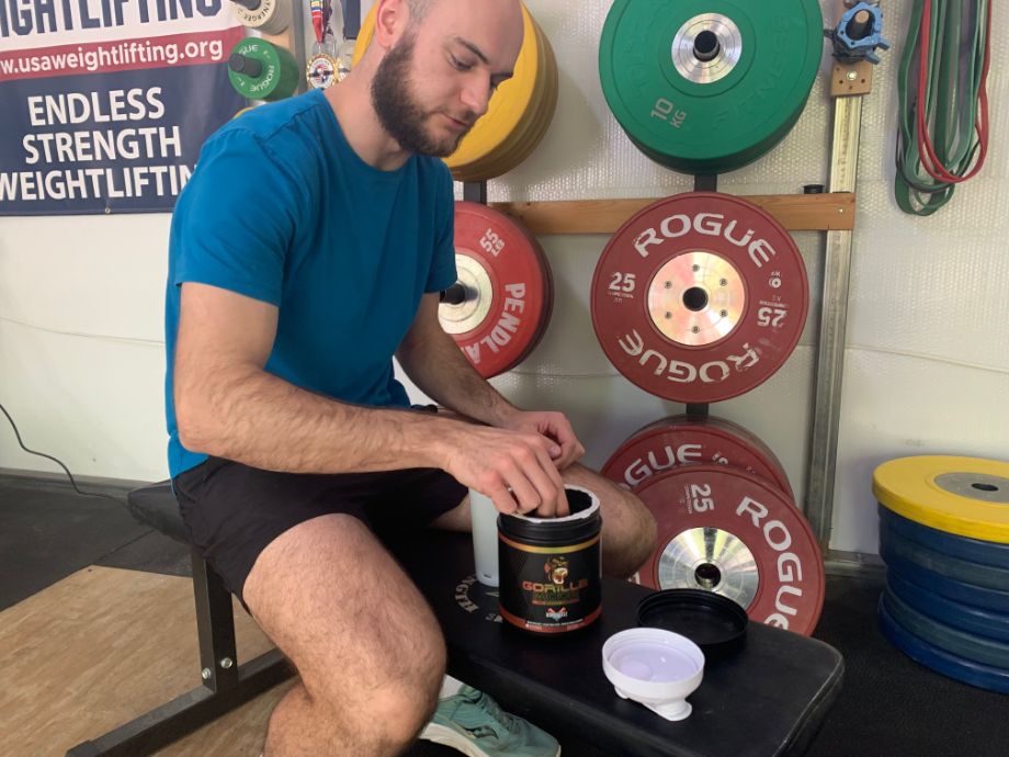 https://www.garagegymreviews.com/wp-content/uploads/man-using-gorilla-mode-pre-workout.jpg